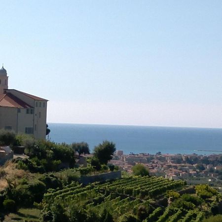B&B Ca' De Pippu Diano Castello Bagian luar foto