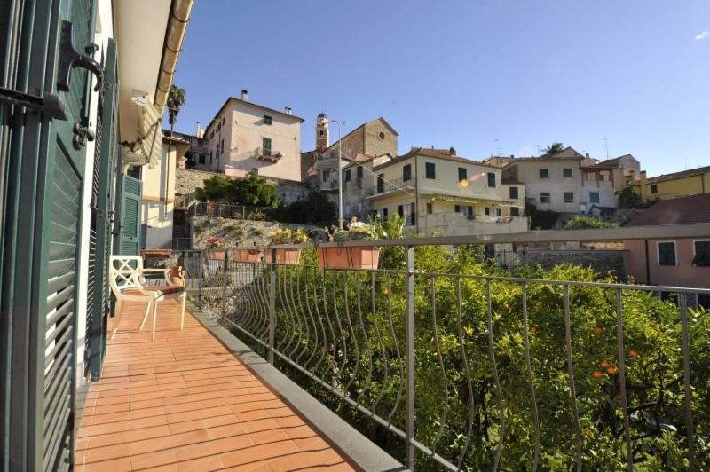 B&B Ca' De Pippu Diano Castello Bagian luar foto